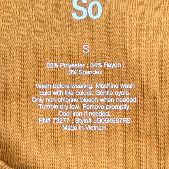 SO Brand Mustard Yellow Ribbed Henley Long Sleeve Hi-Low Top NWT S - Picture 3 of 4